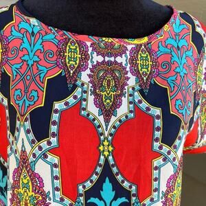 R. Rouge Women's size  M-L, Multicolor Tunic Overlapping Back Opening